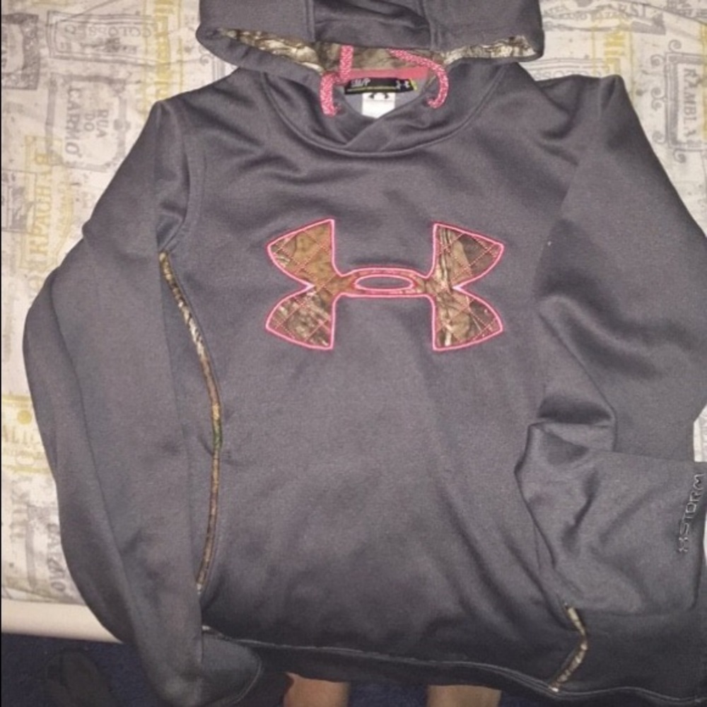 Camo under armour hoodie